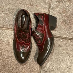Born cowboy boots shoes great condition!